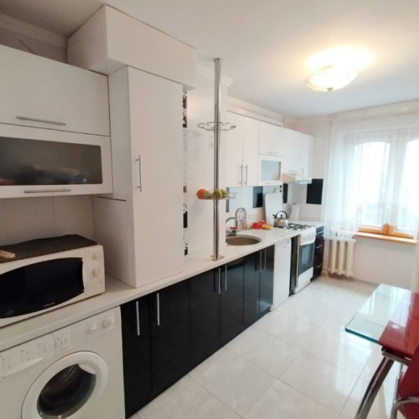 Продам 3- х комнатную квартиру на ул. Анри Барбюса