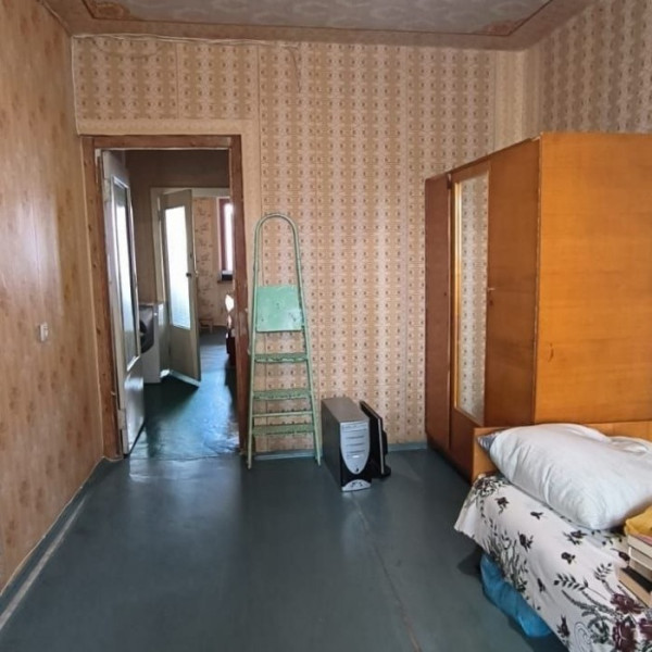 Продам 3-х комн квартиру в городе Луганск квартал Ленинского Комсомола