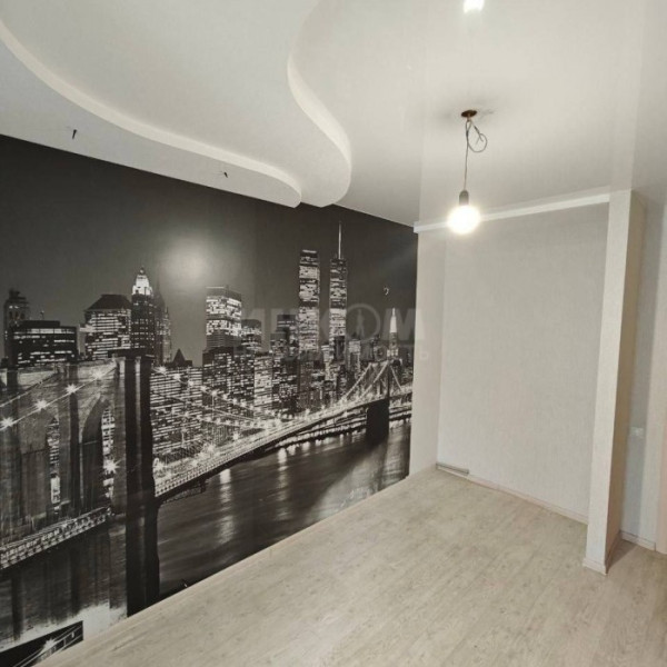 Фото Продам 4-х комн квартиру с АО в г. Луганск, кв. Заречный