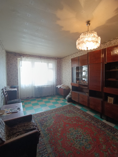 № 859 Продается 2-х комнатная квартира по пр. Металлургов, р-н дом природы, маг. Коммунарец.