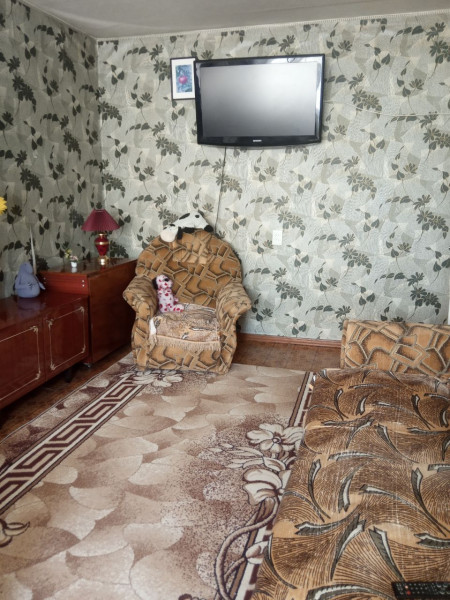 Продам 3-х комнатную квартиру. г. Брянка, «Тополь-1», этаж 4/9. Не угловая, лифт работает
