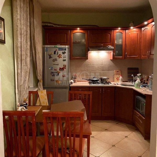 Продам 2-х комн квартиру в г Луганск кв Ольховский