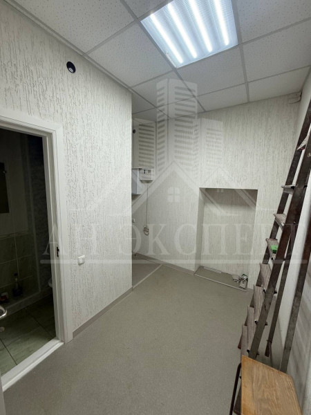 Фото СДАМ В АРЕНДУ КОММЕРЧЕСКОЕ ПОМЕЩЕНИЕ (г. Стаханов, центр города)