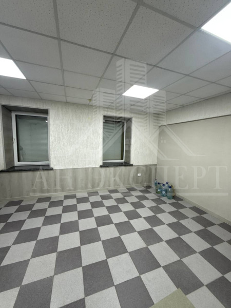 Фото СДАМ В АРЕНДУ КОММЕРЧЕСКОЕ ПОМЕЩЕНИЕ (г. Стаханов, центр города)