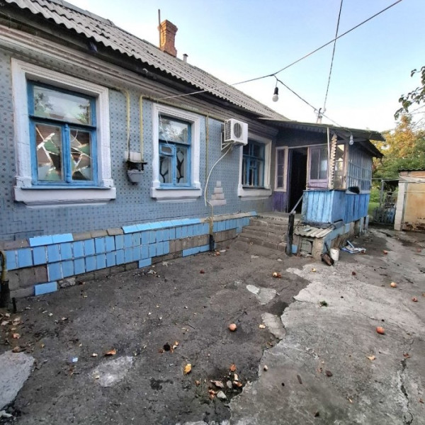 Продам дом по ул. Королева (р-н 39 школы), г. Луганск