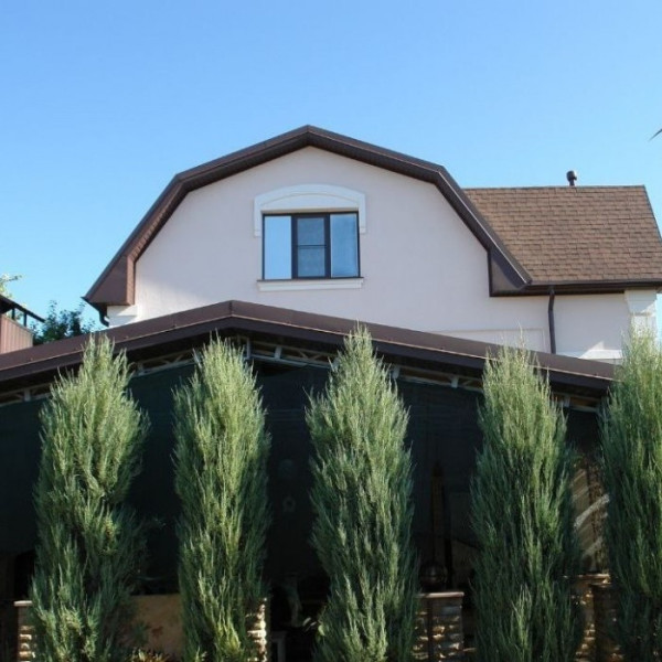 Продам дом 297 м2 в городе Луганск район квартала Южный