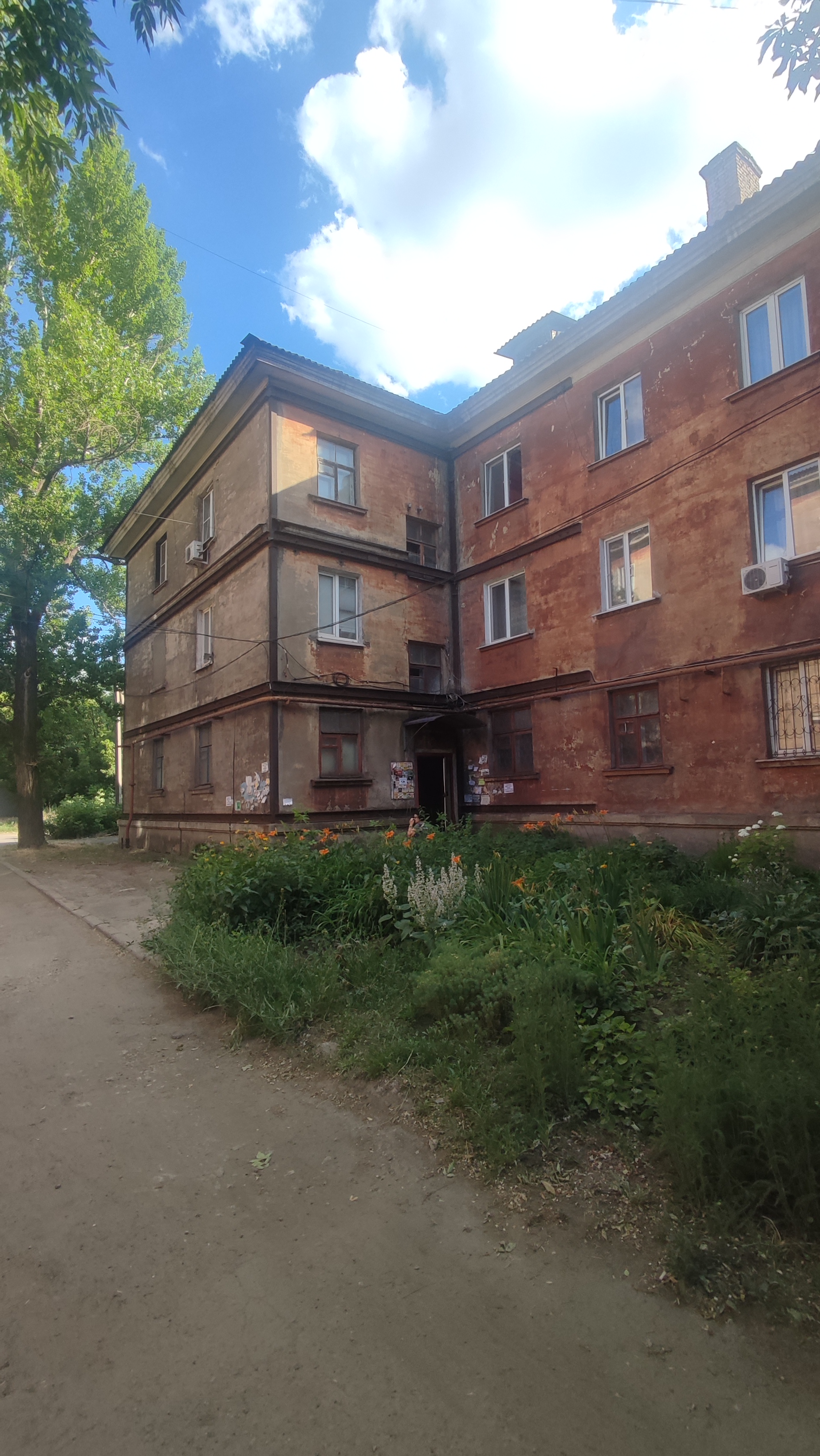 Фото №1126 Продается 3-з комнатная крупногабаритная квартира по ул. Брестская, район ДК Химик