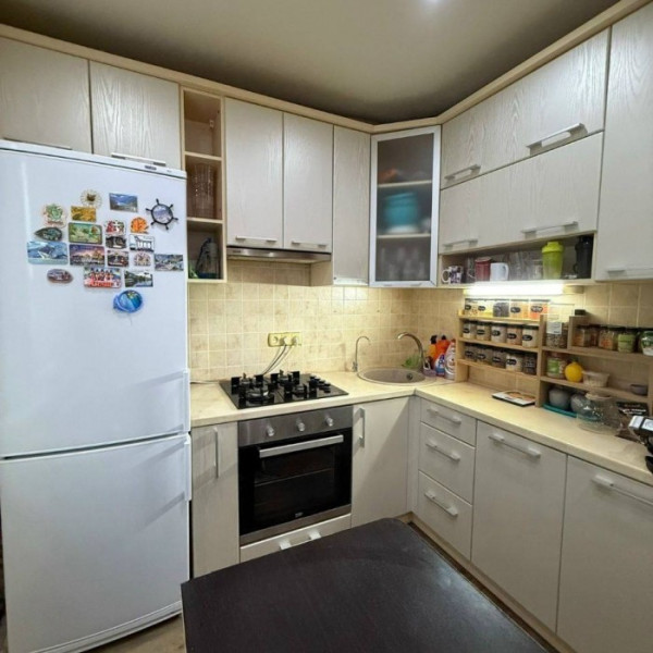 Продам 2х комнатную квартиру кв. Дзержинского