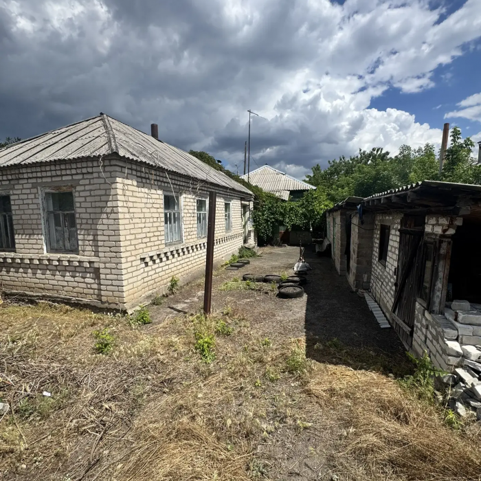 Фото Продается дом с флигелем в центре Станицы Луганской, площадь дома 43 м. кв.