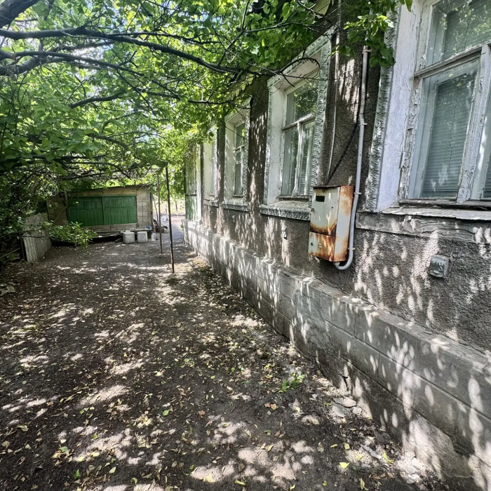Фото Продается дом с флигелем в центре Станицы Луганской, площадь дома 43 м. кв.