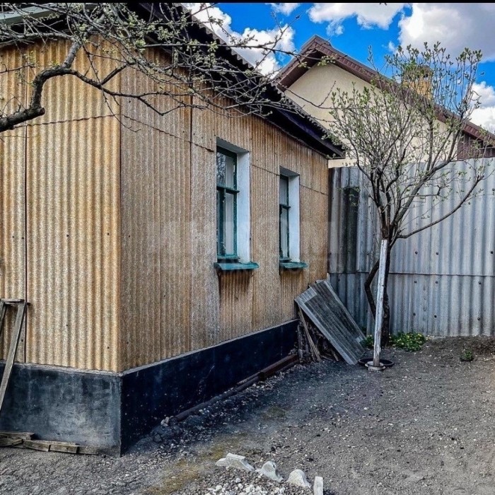 Продам дом в г Луганск ул Профессиональная район Динамо