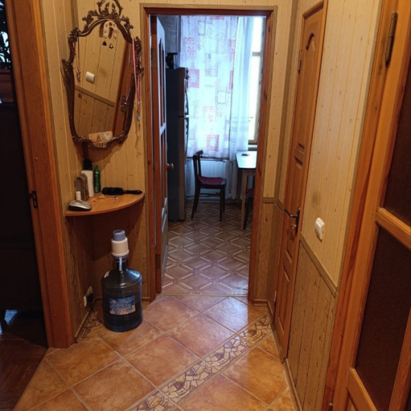 Фото Продам 2-х комн квартиру в Центре г Луганск Театральная площадь