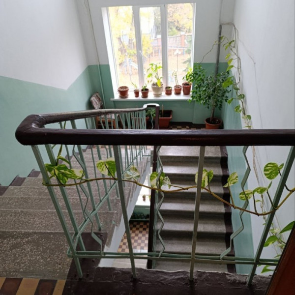 Фото Продам 2-х комн квартиру в Центре г Луганск Театральная площадь