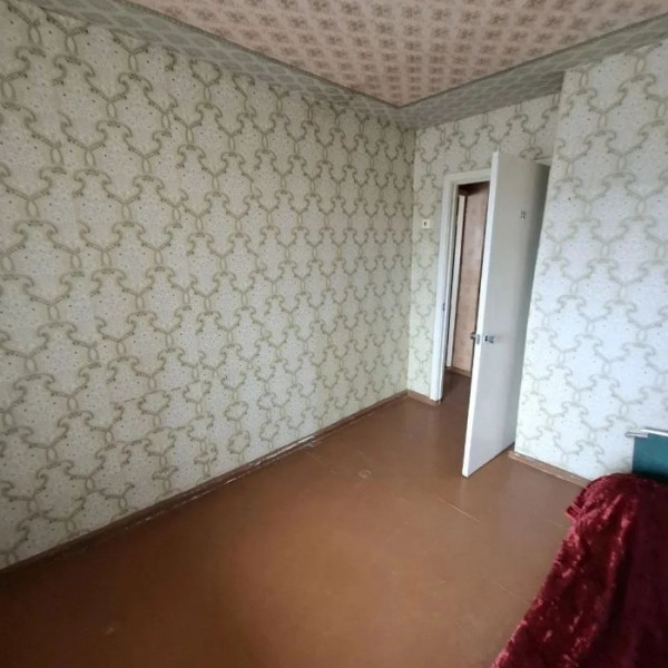 Фото Продам просторную 4-х комн квартиру по ул. Шевченко г. Луганск (р-н краеведческого музея).