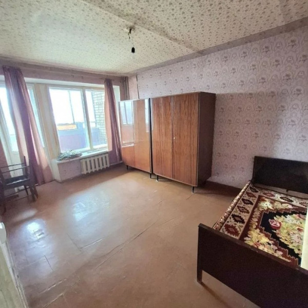 Фото Продам просторную 4-х комн квартиру по ул. Шевченко г. Луганск (р-н краеведческого музея).