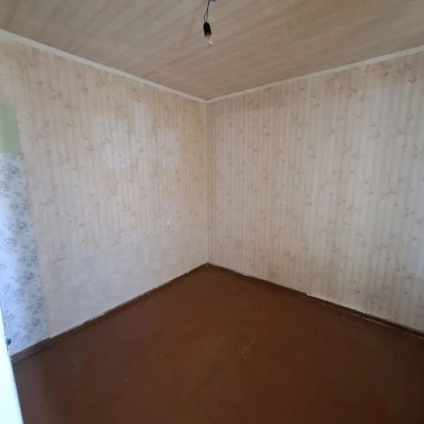 Фото Продам просторную 4-х комн квартиру по ул. Шевченко г. Луганск (р-н краеведческого музея).