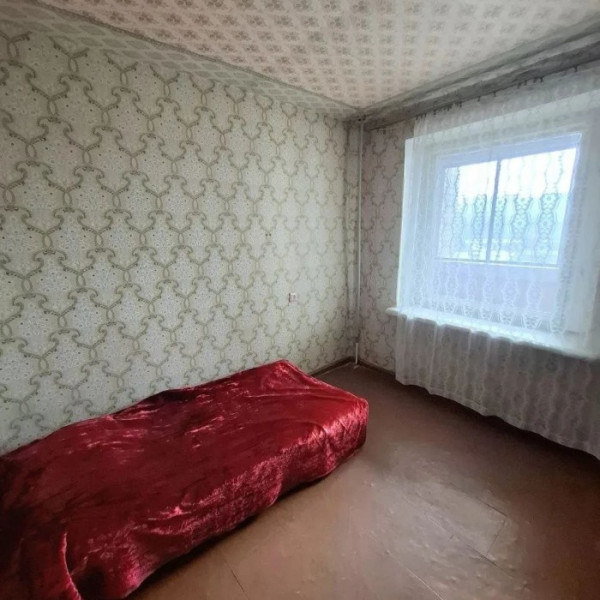 Продам просторную 4-х комн квартиру по ул. Шевченко г. Луганск (р-н краеведческого музея).