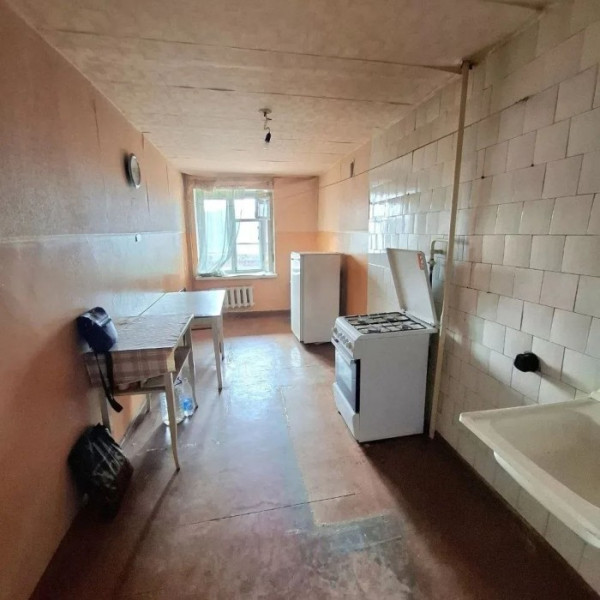 Фото Продам просторную 4-х комн квартиру по ул. Шевченко г. Луганск (р-н краеведческого музея).