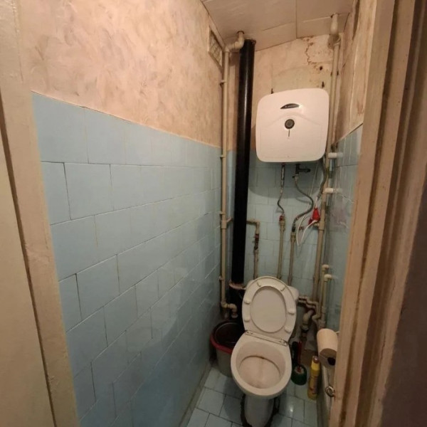 Фото Продам просторную 4-х комн квартиру по ул. Шевченко г. Луганск (р-н краеведческого музея).