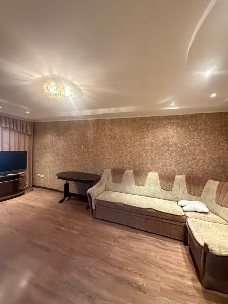 Сдам 2-х комнатную квартиру на длительный срок (Стаханов, ул. Б. Хмельницкого, д. 21) – СДАНА!