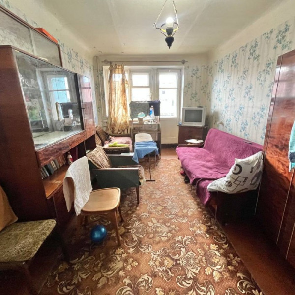 Продам 1-кк на ул. Кирова. 4 этаж 5-го дома