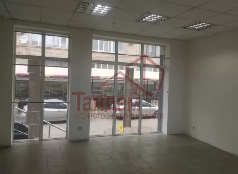 Фото Отдельно стоящее здание в три этажа 135м2  ЦЕНТР ул. Дзержинского - Объект №517