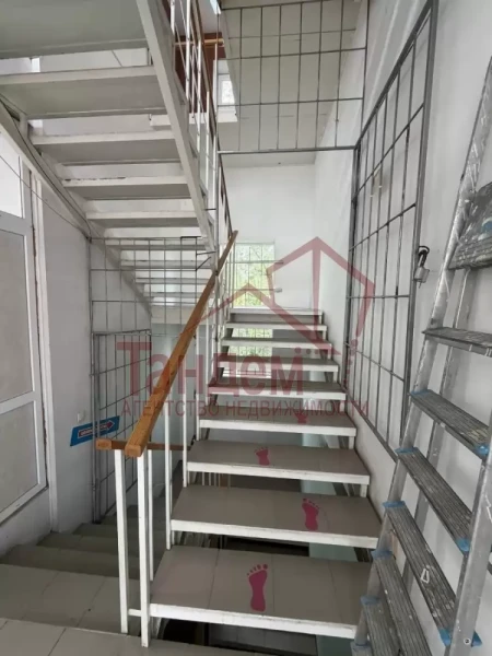 Фото Отдельно стоящее здание в три этажа 135м2  ЦЕНТР ул. Дзержинского - Объект №517
