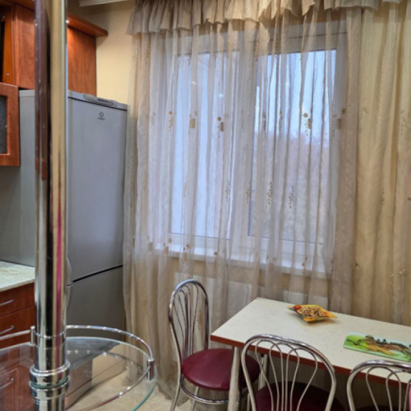 Фото Продам 3к квартиру на кв. Комарова,6/9эт