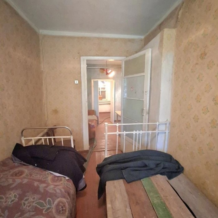 Фото Продам дом и флигель 2-й аэродромный проезд (р-н чёрного кота) г. Луганск.