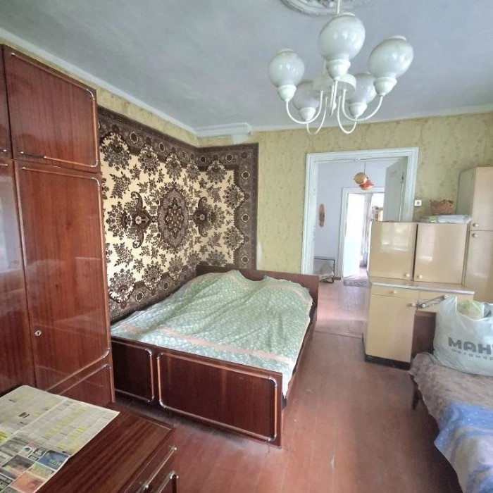 Фото Продам дом и флигель 2-й аэродромный проезд (р-н чёрного кота) г. Луганск.