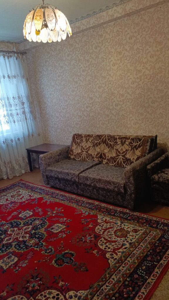 № 209 Продаётся 3 комн. кв-ра, пр-т Металлургов, р-н маг. “Альбина”