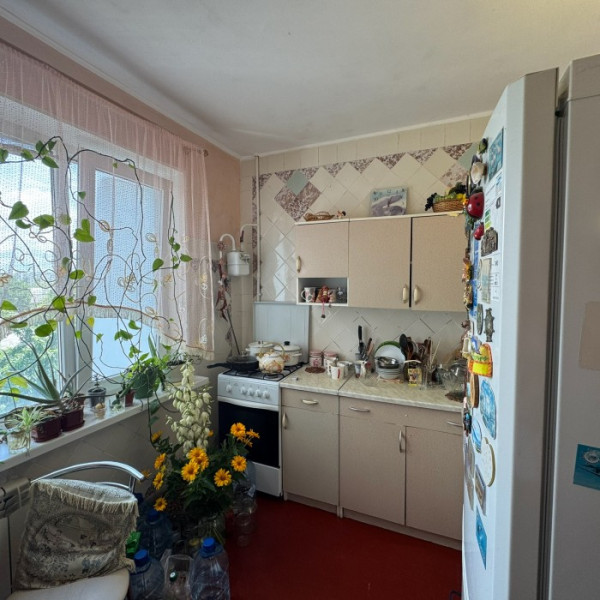 Продам 3-х комн квартиру в городе Луганск квартал Гагарина