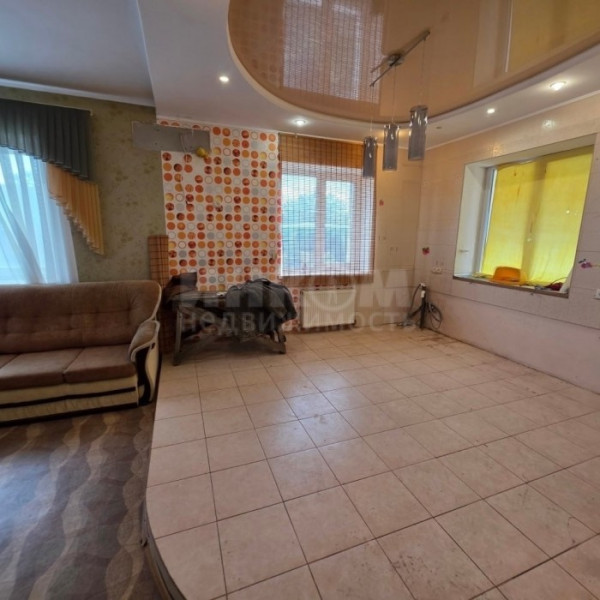 Фото Продам 2-х этажный дом в городе Луганск п. Юбилейный