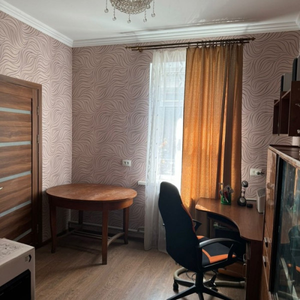 Фото № 6584 Продам дом в р-не ТРЦ "Столица"