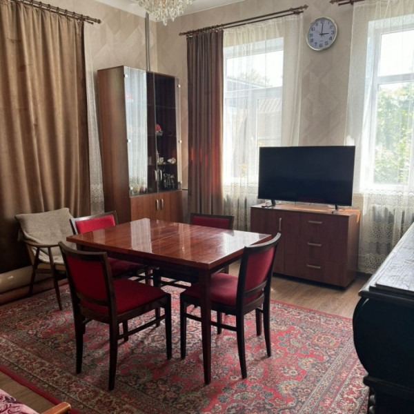 Фото № 6584 Продам дом в р-не ТРЦ "Столица"