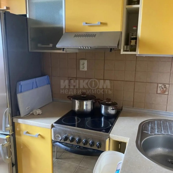 Продам 1к 50-лет Обороны Луганска 15а Обл. Больница
