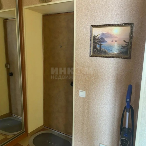 Фото Продам 1к 50-лет Обороны Луганска 15а Обл. Больница