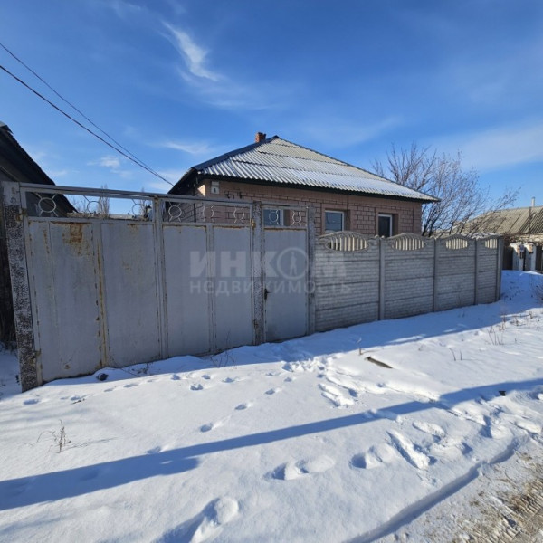 Продам дом в городе Луганск район Буревестника