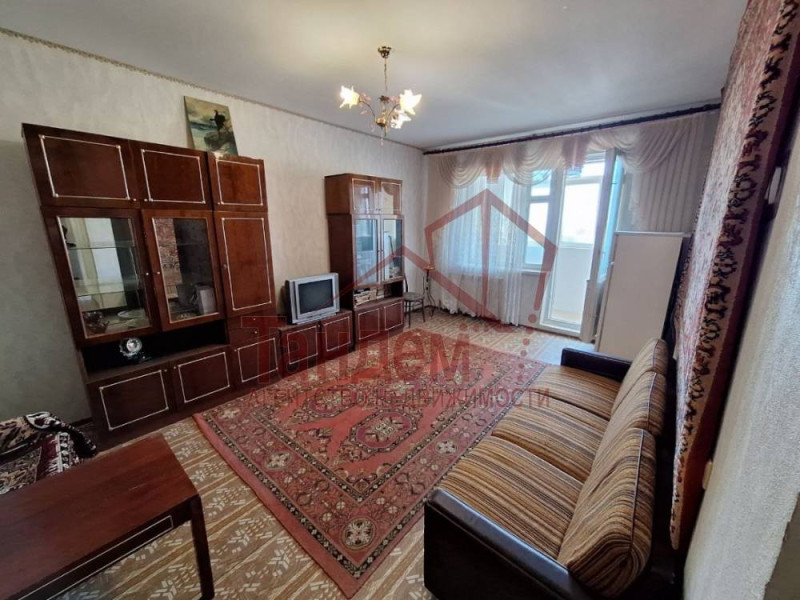Фото Тихий двор и парковка у дома Луганск - Объект №158