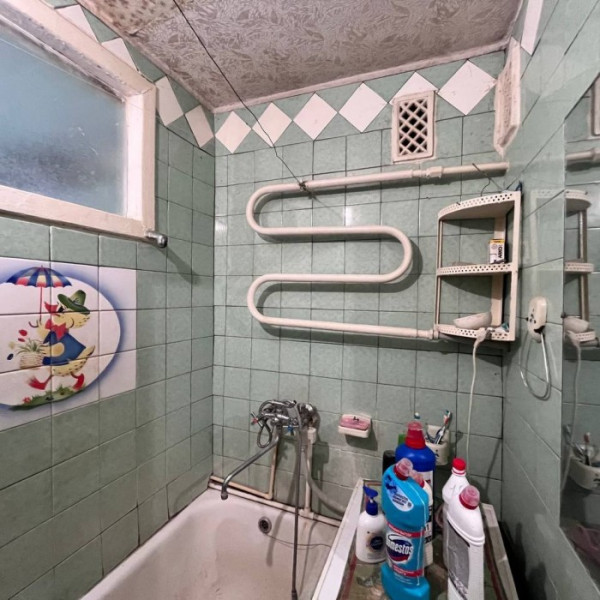 Фото Продам 3х комнатную квартиру г. Луганск, ул. М. Расковой (напротив, через дорогу от Курской дуги) городок ОР (кооперативный ухоженный дом)