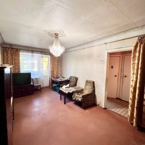 Фото Продам 3х комнатную квартиру г. Луганск, ул. М. Расковой (напротив, через дорогу от Курской дуги) городок ОР (кооперативный ухоженный дом)