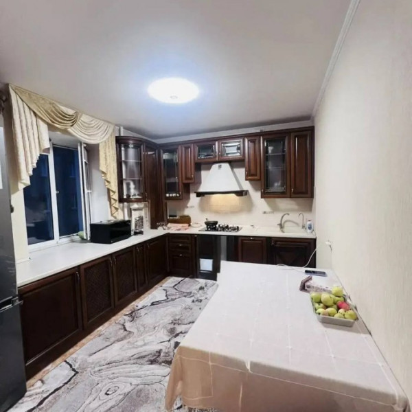Продам 3 комнатную квартиру на кв. Молодежный, 1В!