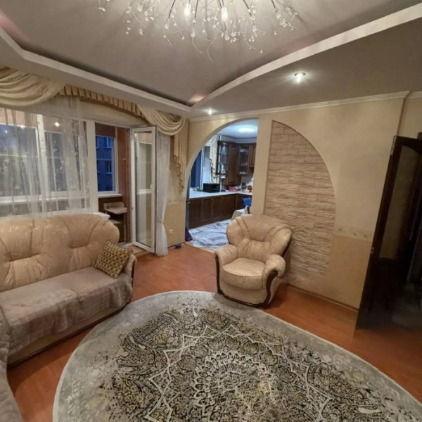 Фото Продам 3 комнатную квартиру на кв. Молодежный, 1В!
