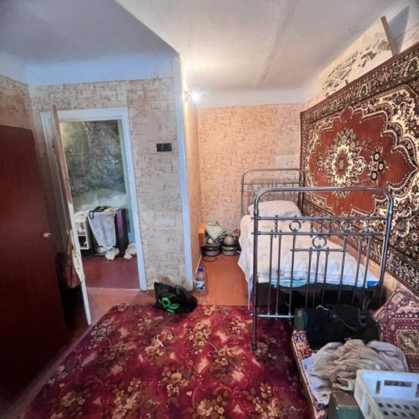 Фото Продам 2 х комнатную квартиру ул. 50 лет Обороны Луганска ( мед городок)