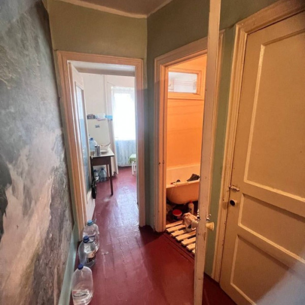 Фото Продам 2 х комнатную квартиру ул. 50 лет Обороны Луганска ( мед городок)