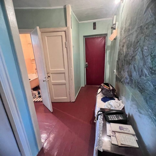 Фото Продам 2 х комнатную квартиру ул. 50 лет Обороны Луганска ( мед городок)