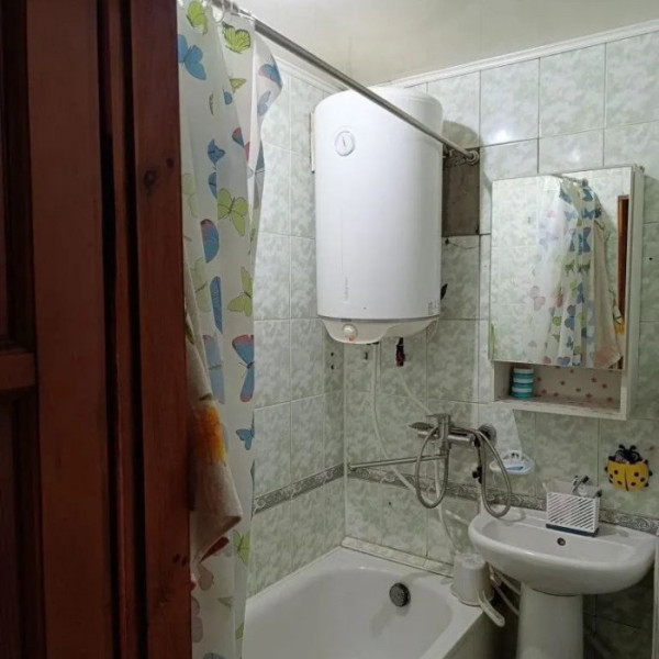 Фото Продам 2-комн квартиру в городе Луганск квартал Левченко