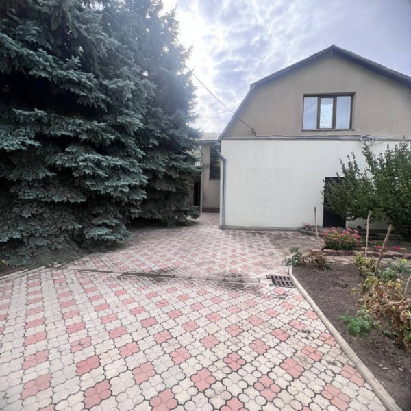 Продам двухэтажный дом в центре города р-н 5 школы