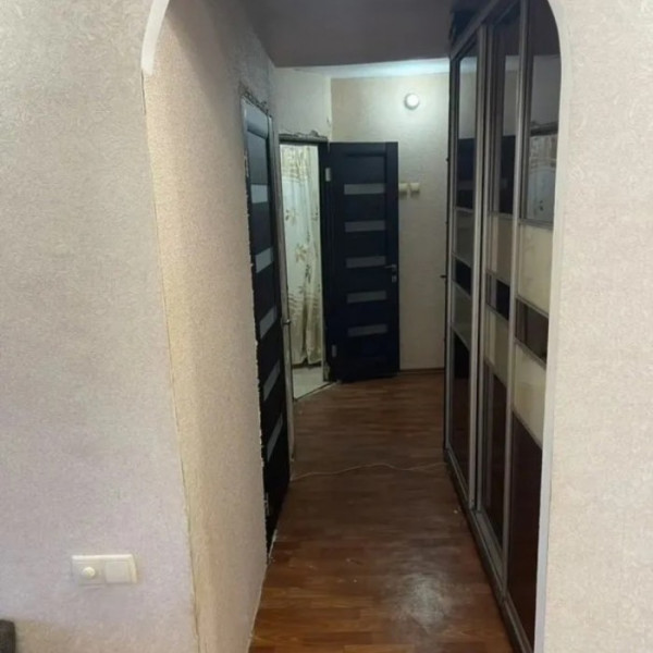 Фото Продам 2к кв. Ватутина 21 ЛГУ им. Даля