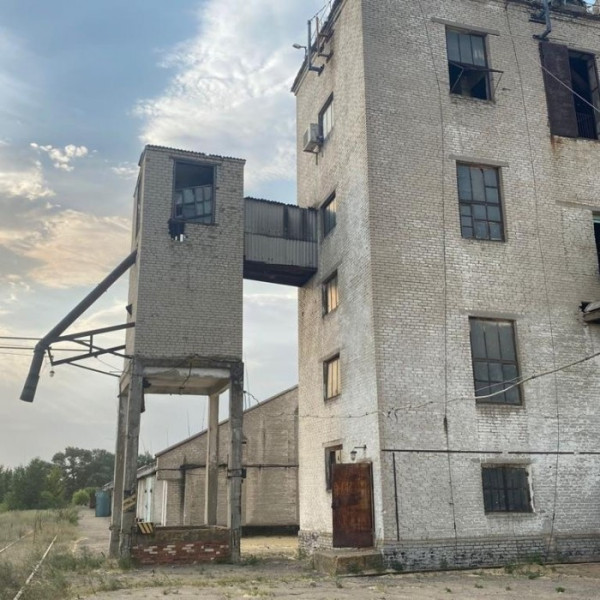Фото Продам производственный цех ( ток для обработки зерновых) в Луганской области